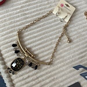 Gold Tone Black Stone Pendant Necklace with Teardrop Accents and Earrings